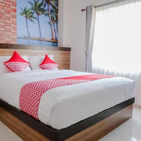 Noura Guest House Syariah Malang Exterior foto