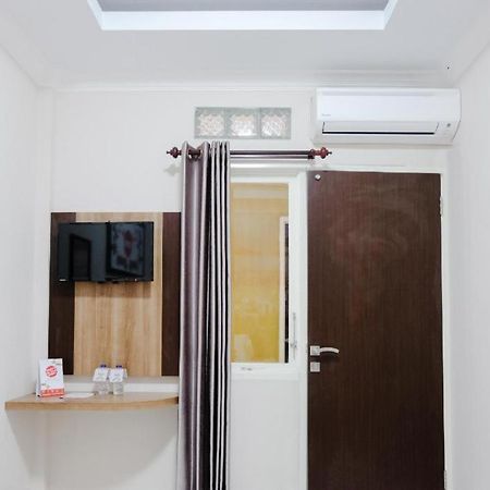 Noura Guest House Syariah Malang Exterior foto