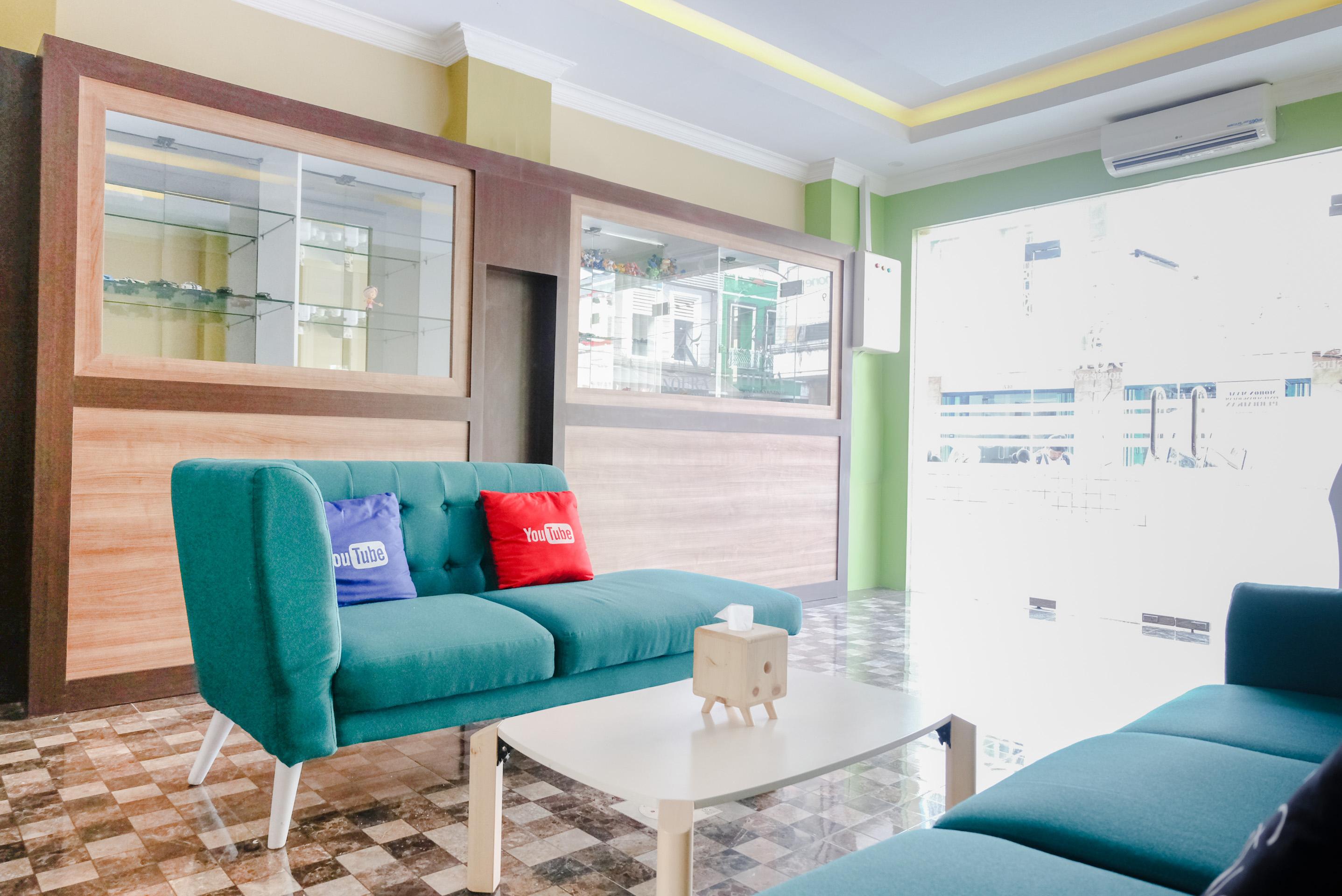 Noura Guest House Syariah Malang Exterior foto