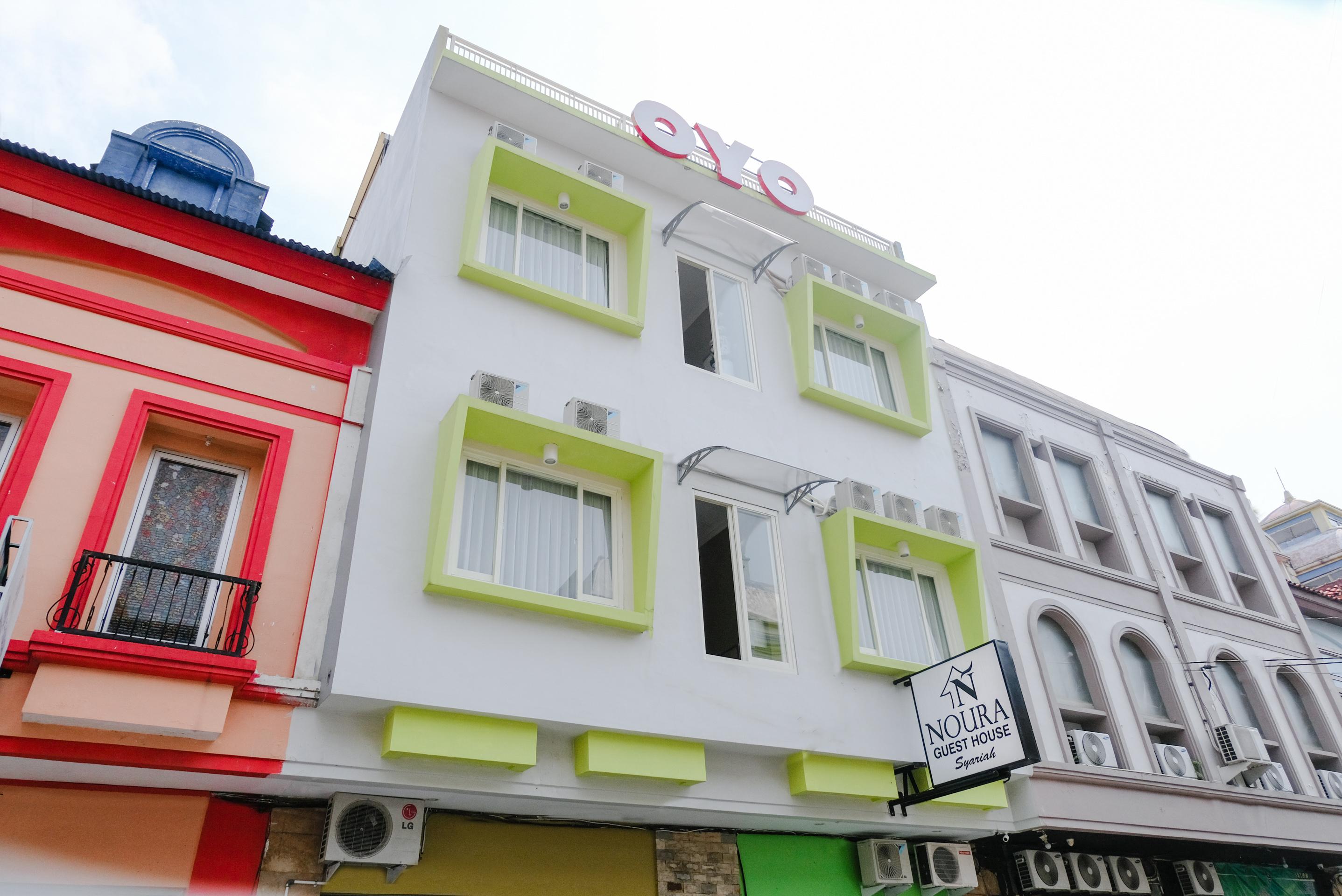 Noura Guest House Syariah Malang Exterior foto