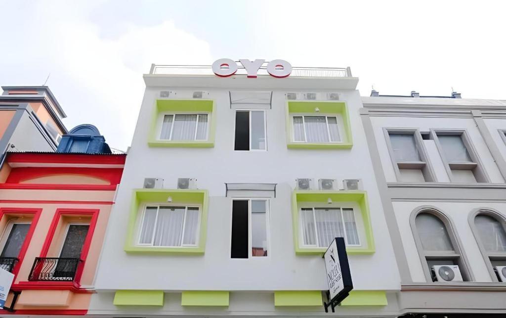 Noura Guest House Syariah Malang Exterior foto