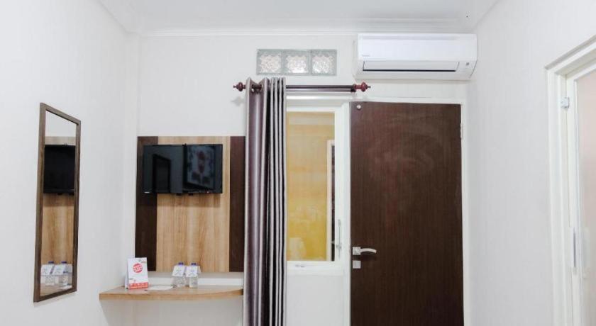 Noura Guest House Syariah Malang Exterior foto