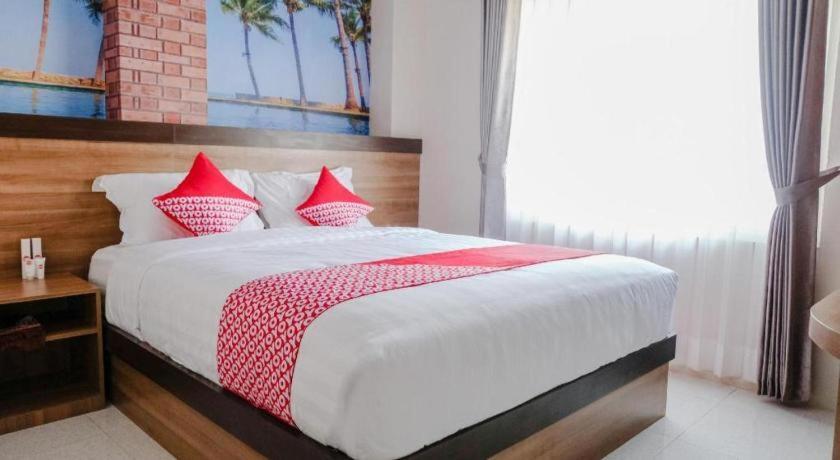 Noura Guest House Syariah Malang Exterior foto