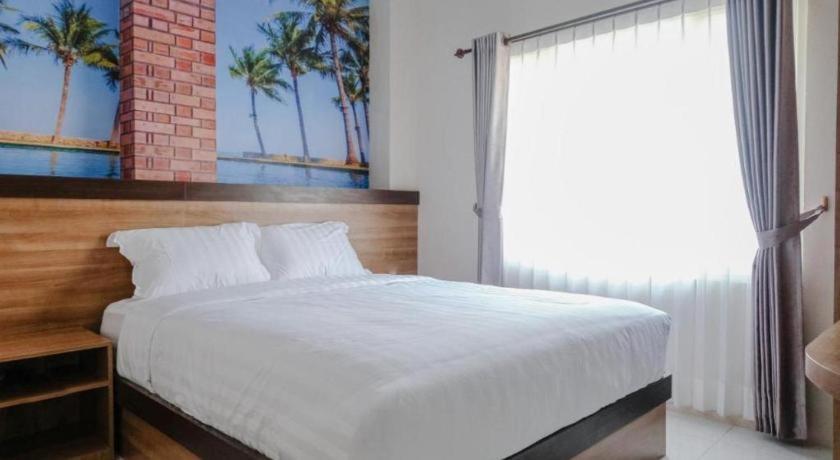 Noura Guest House Syariah Malang Exterior foto