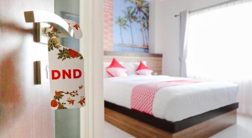 Noura Guest House Syariah Malang Exterior foto